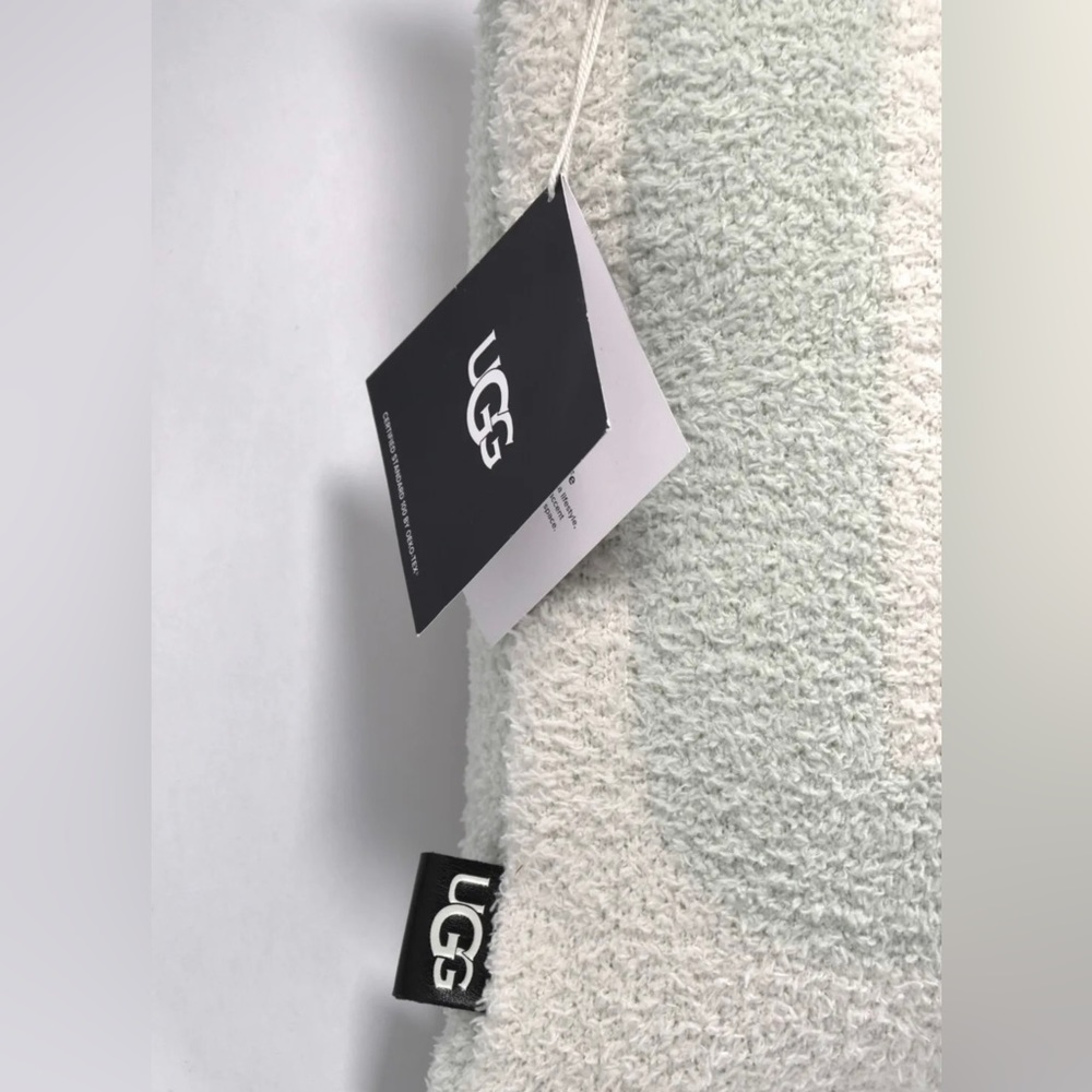 NWT UGG Poppy Logo Throw Pillow Mint Green and White reversible - Picture 5 of 10